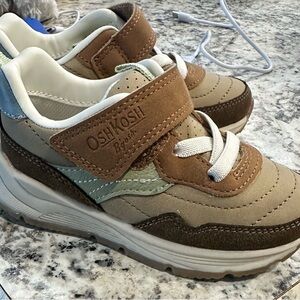 OshKosh B'gosh Kids' Tan and Brown Sneakers
